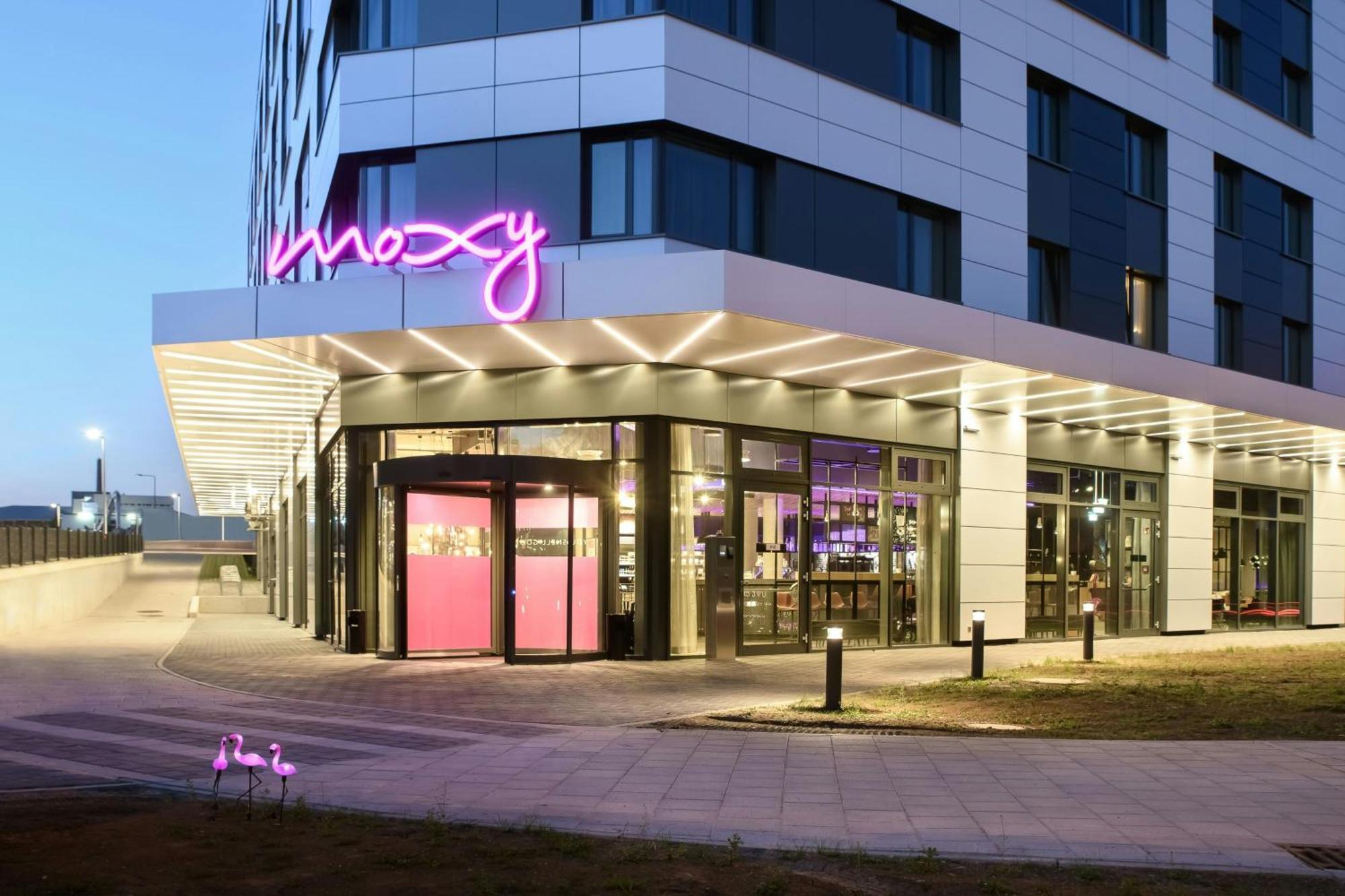 Moxy Stuttgart Feuerbach Hotel Exterior foto